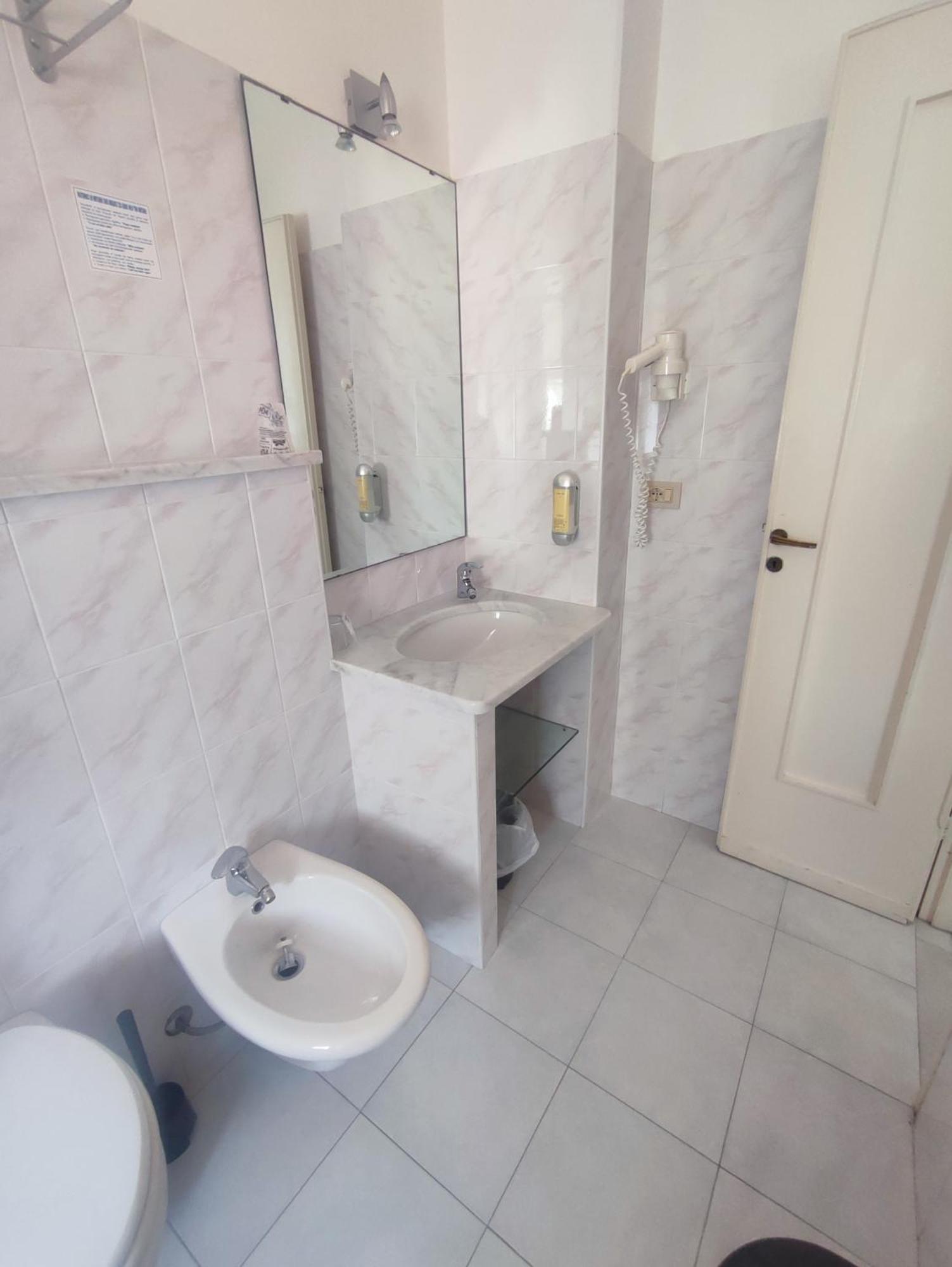 Tirreno Hotel *