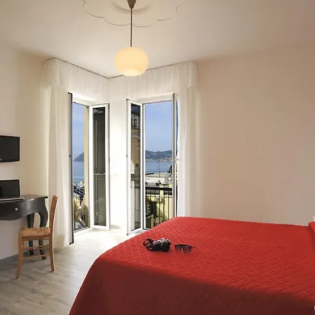 Hotel Tirreno Alassio Exterior foto