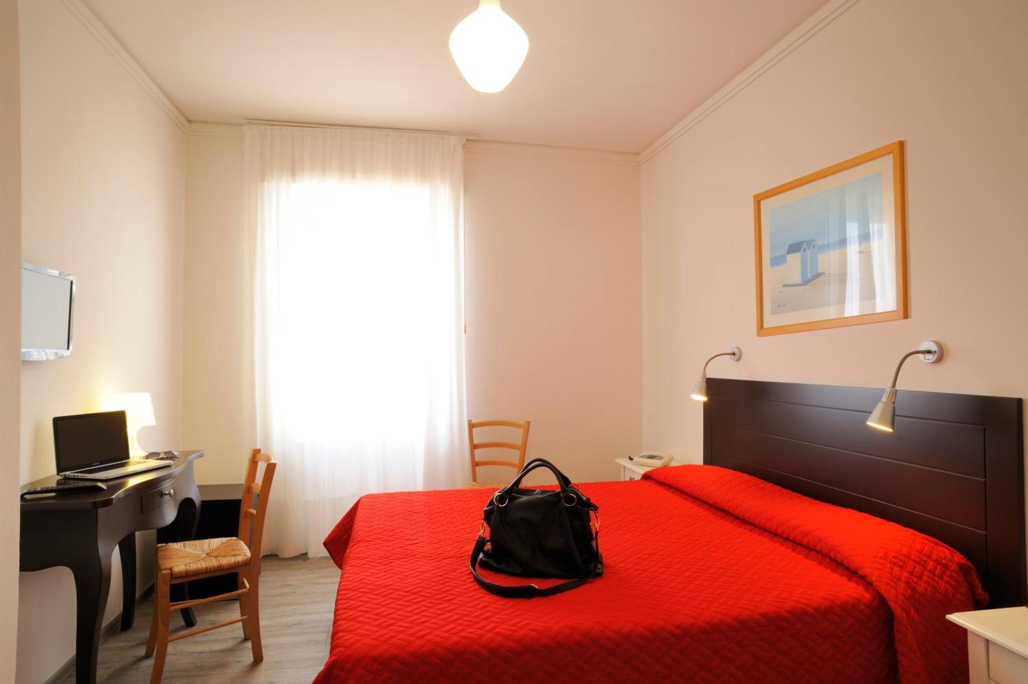 Hotel Tirreno *