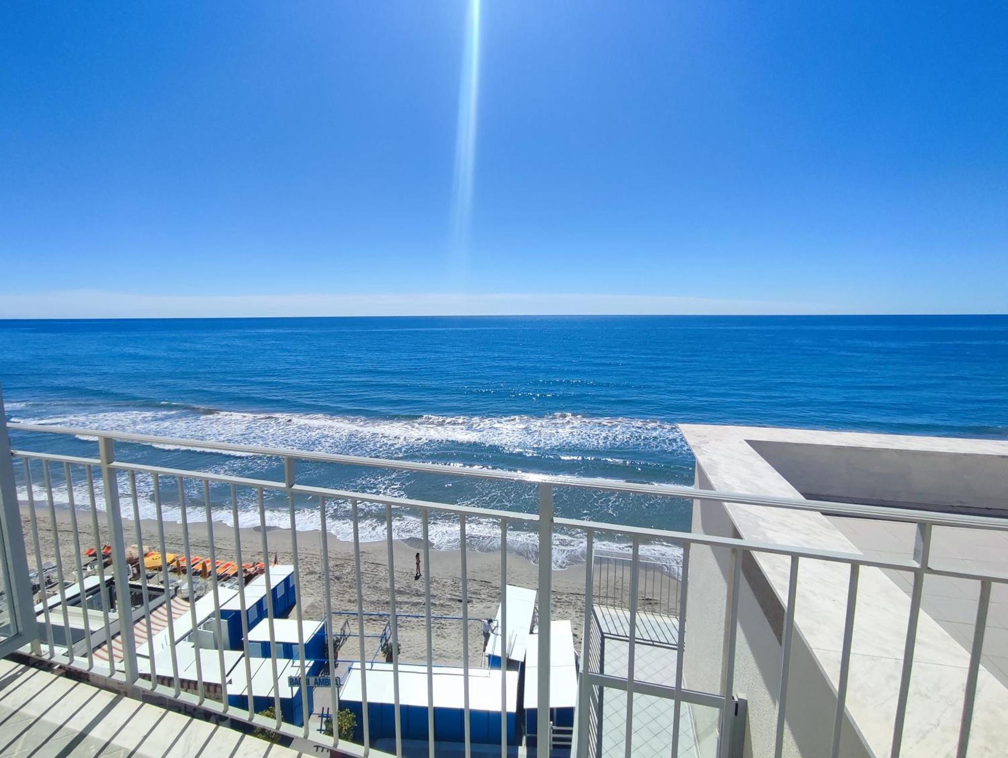 Hotel Tirreno Alassio