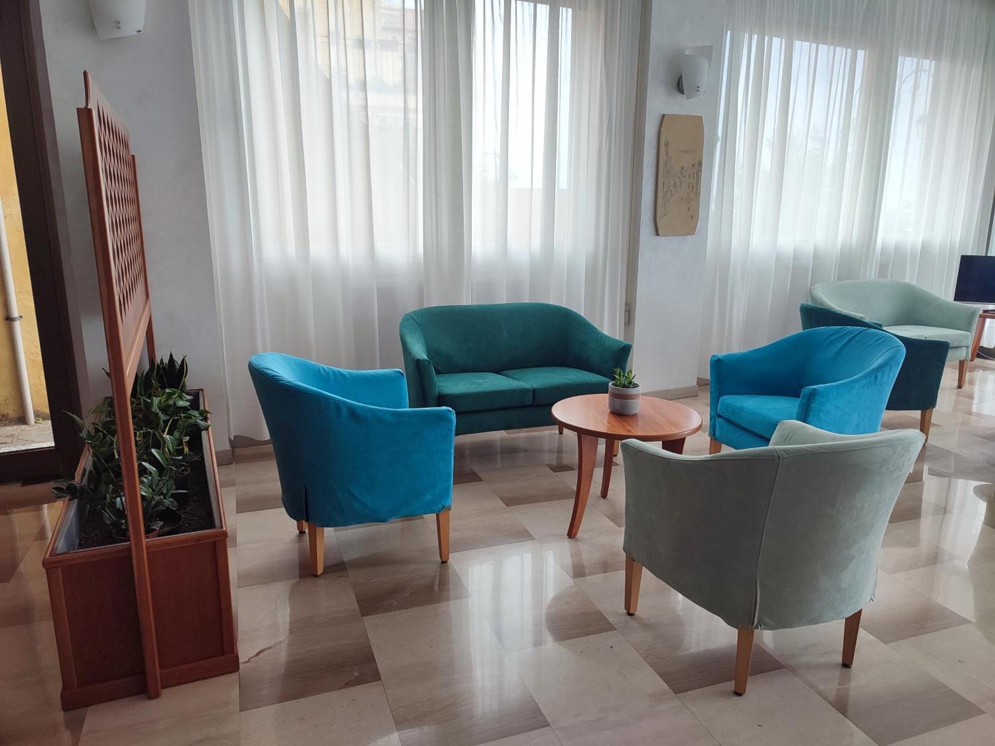 Tirreno Hotel *