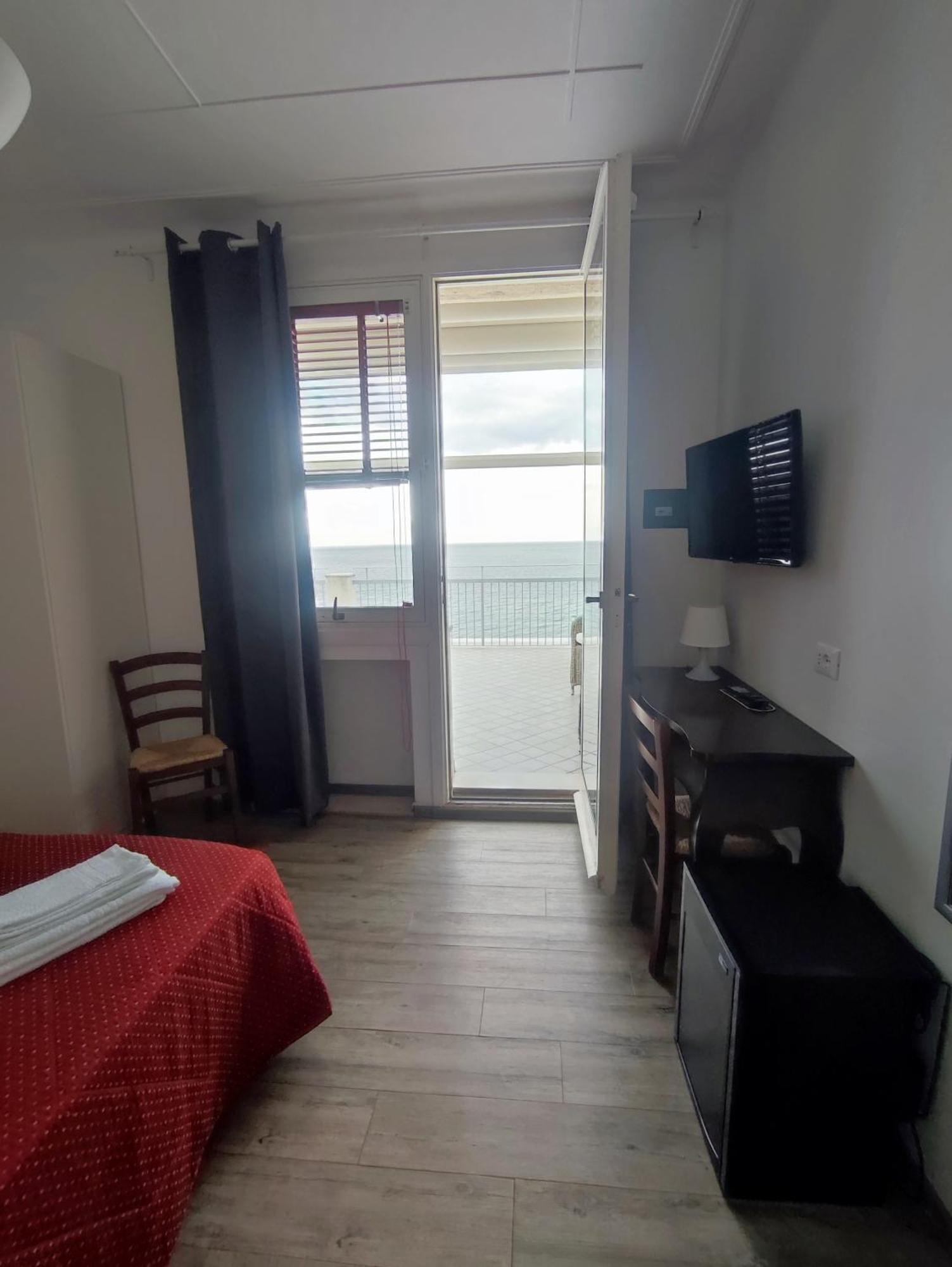 Tirreno Hotel