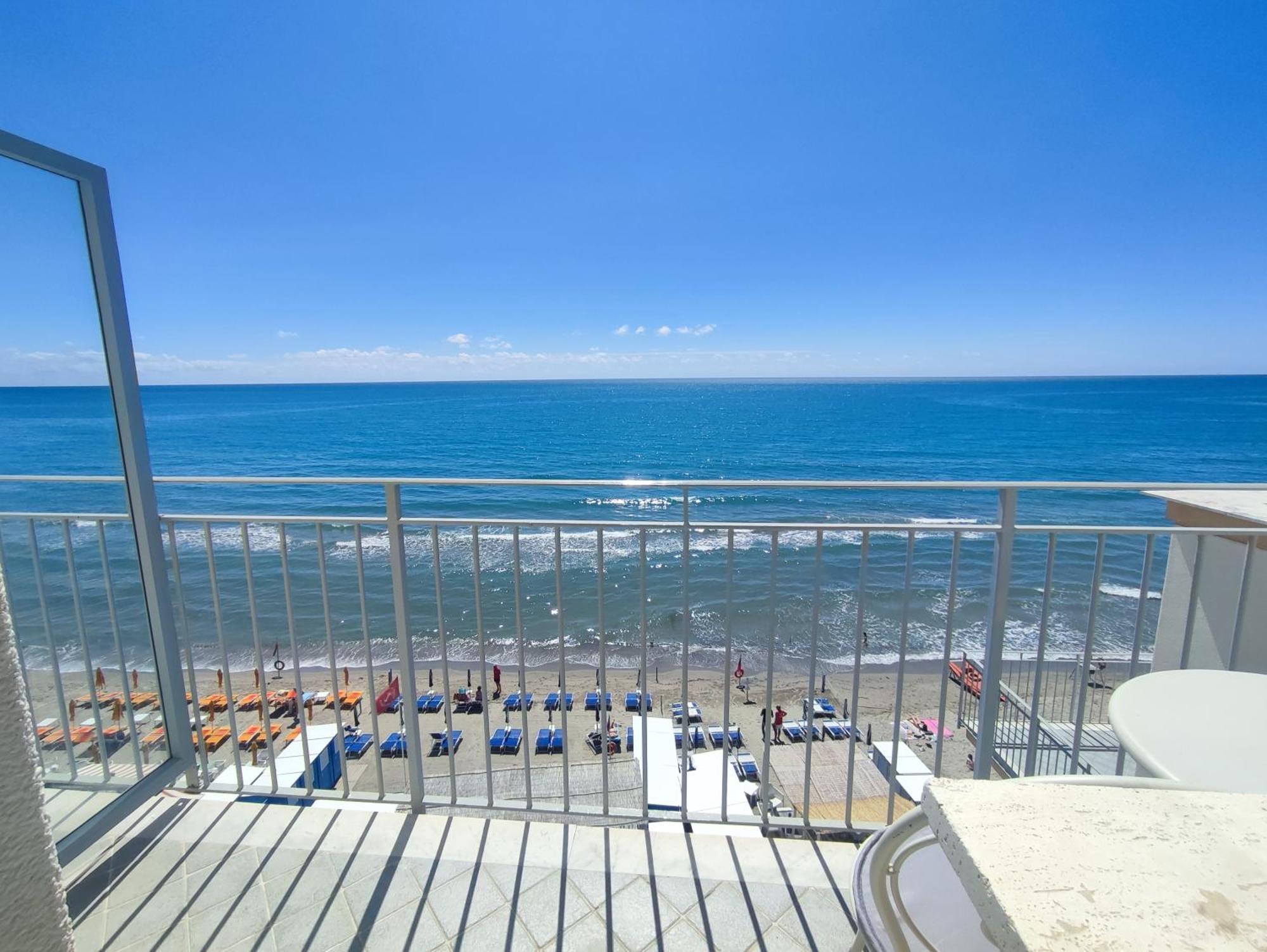 Hotel Tirreno