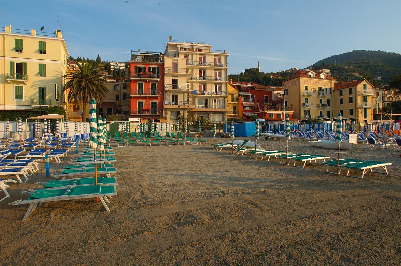 Tirreno Hotel *